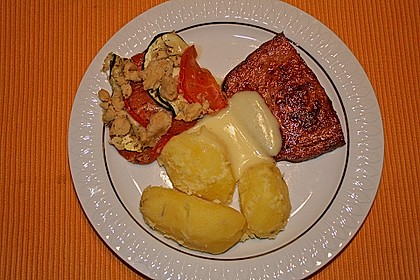 Zucchini - Tomaten - Auflauf mit Streusel 6