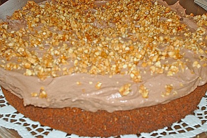 Illes super schneller Mohnkuchen ohne Boden mit Paradiescreme und Haselnusskrokant 4