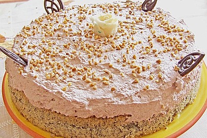 Illes super schneller Mohnkuchen ohne Boden mit Paradiescreme und Haselnusskrokant 6