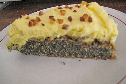 Illes super schneller Mohnkuchen ohne Boden mit Paradiescreme und Haselnusskrokant 14