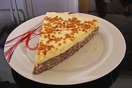 Illes super schneller Mohnkuchen ohne Boden mit Paradiescreme und Haselnusskrokant 17