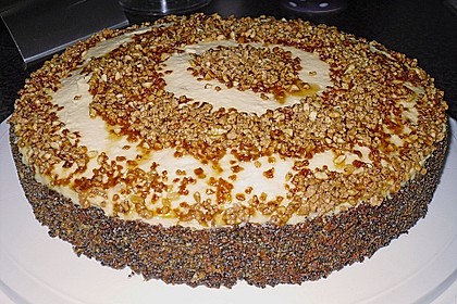 Illes super schneller Mohnkuchen ohne Boden mit Paradiescreme und Haselnusskrokant 18