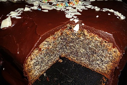 Illes super schneller Mohnkuchen ohne Boden mit Paradiescreme und Haselnusskrokant 22