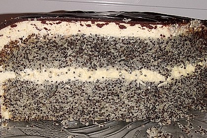 Illes super schneller Mohnkuchen ohne Boden mit Paradiescreme und Haselnusskrokant 28