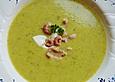 Feine Kartoffelsuppe mit frischen Nordseekrabben