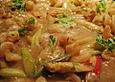 Spargel und Garnelen aus dem Wok