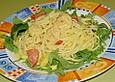 Spaghetti mit Riesengarnelen in Ananas - Ingwercreme auf Rucolabett
