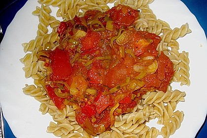 Nudeln mit Tomatenso&szlig;e 4