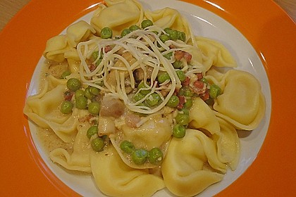 Tortellini mit Erbsen - Speck - So&szlig;e