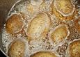 Kartoffeln in Salzkruste mit Knoblauchdip