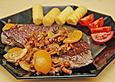 Steaks mit Eierschwammerl und Marillen