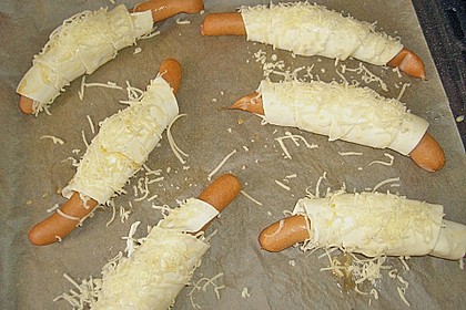 W&uuml;rstel in Bl&auml;tterteig 2