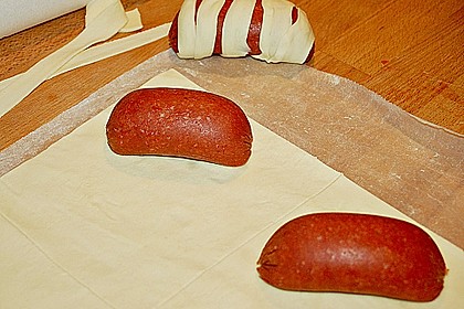 W&uuml;rstel in Bl&auml;tterteig 8
