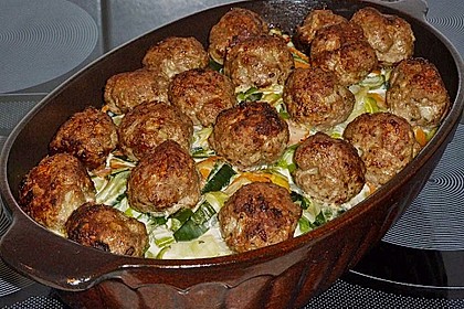 Kartoffelauflauf mit Lauch, Hackb&auml;llchen und Gorgonzola 9