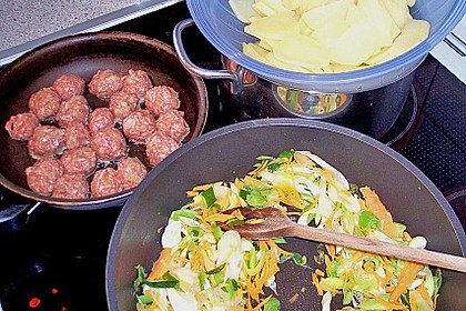 Kartoffelauflauf mit Lauch, Hackb&auml;llchen und Gorgonzola 1