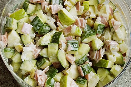 Gurkensalat mit Apfel 1