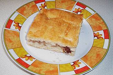 Apfelkuchen zugedeckt