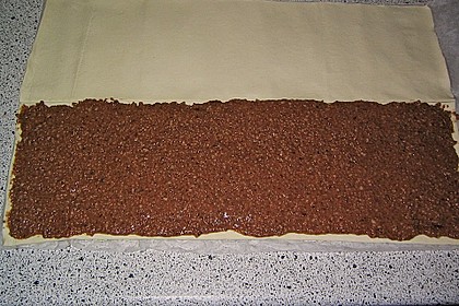 Bl&auml;tterteigstangen mit Nussf&uuml;llung 1