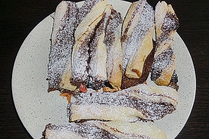 Bl&auml;tterteigstangen mit Nussf&uuml;llung 4