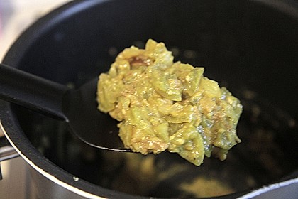 Gem&uuml;sesauce mit gr&uuml;nen Tomaten