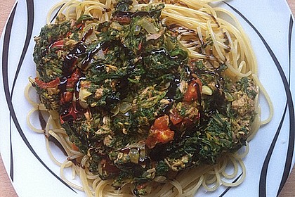 Nudeln mit Spinat - Thunfisch - Sauce 3