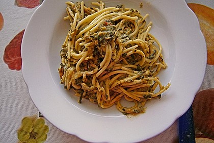 Nudeln mit Spinat - Thunfisch - Sauce 6