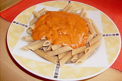 Vollkornnudeln mit Joghurt - Frischk&auml;se - So&szlig;e
