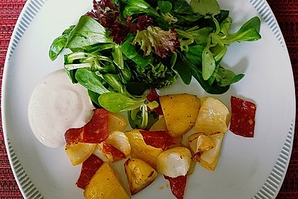 Ofenkartoffeln mit Zwiebeln, Chorizo und Sauerrahm - Paprika - Dip 19
