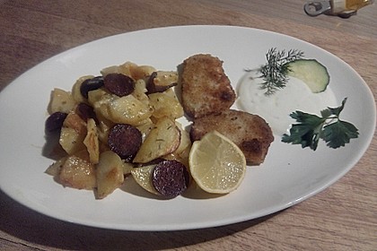 Ofenkartoffeln mit Zwiebeln, Chorizo und Sauerrahm - Paprika - Dip 22