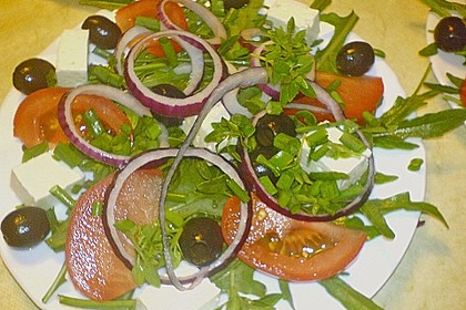 Rucola - Salat mit Oliven, Tomaten und Schafsk&auml;se 2