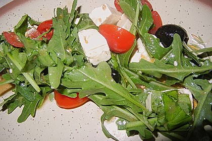 Rucola - Salat mit Oliven, Tomaten und Schafsk&auml;se 3