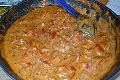 Spaghetti in cremiger Paprika - Tomaten - Frühlingszwiebel - Sauce 44