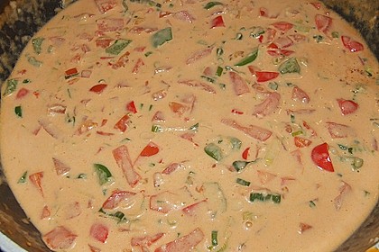 Spaghetti in cremiger Paprika - Tomaten - Frühlingszwiebel - Sauce 37