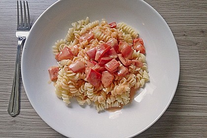 Spaghetti in cremiger Paprika - Tomaten - Frühlingszwiebel - Sauce 20