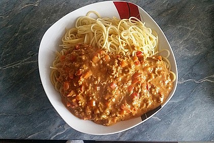 Spaghetti in cremiger Paprika - Tomaten - Frühlingszwiebel - Sauce 17