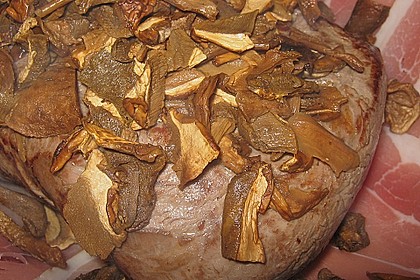Roastbeef im Steinpilz - Schinken - Mantel mit sardischer Kartoffelpfanne 1