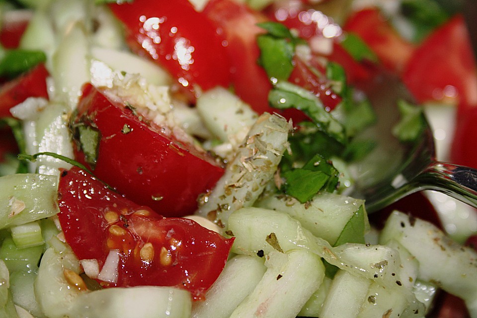 Griechischer Tomaten - Gurken - Salat (Rezept mit Bild) | Chefkoch.de