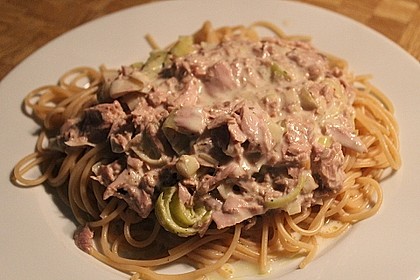 Makkaroni mit Thunfischsoße 1