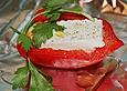 Gef&uuml;llte Zucchini oder Paprika mit Feta und Pesto