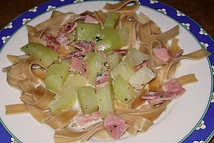 Nudeln mit Kohlrabi - Schinken - Sauce