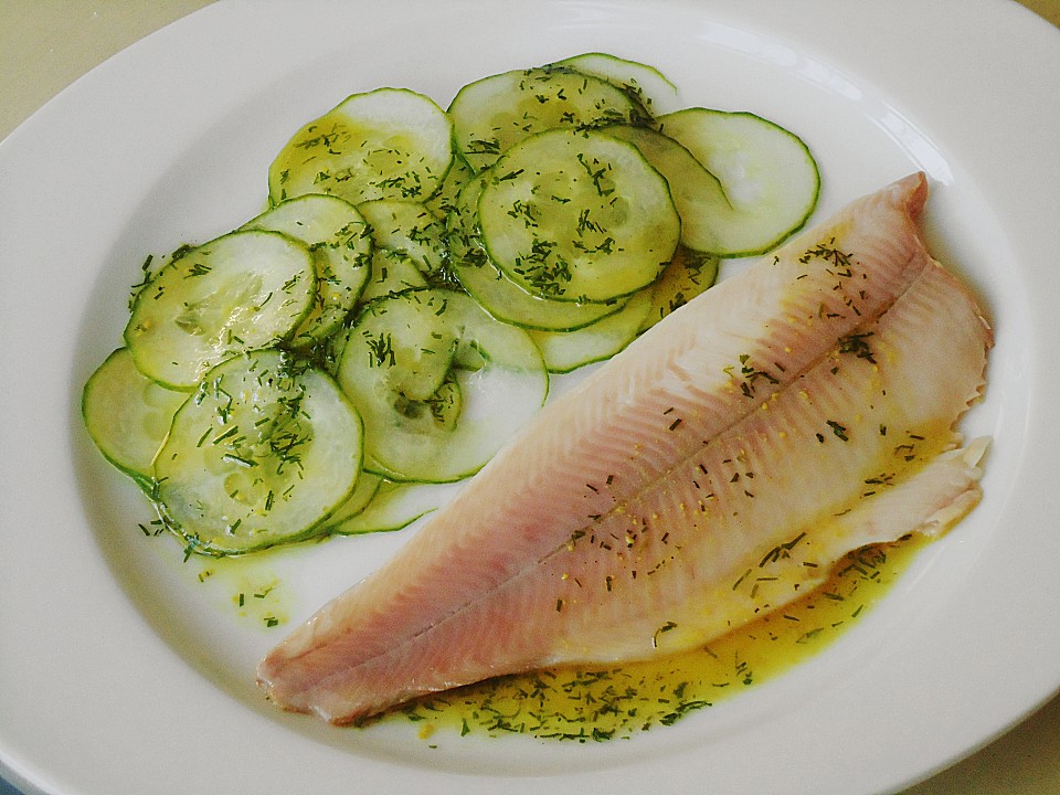 Geräucherte Forellenfilets mit Gurke (Rezept mit Bild) | Chefkoch.de