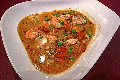 Schnelle Gem&uuml;sesuppe mit Kokosmilch und Lachsw&uuml;rfeln 1