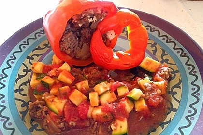 Gefüllte Paprika mit Hackfleisch, Feta und Zucchini 24