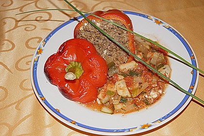 Gefüllte Paprika mit Hackfleisch, Feta und Zucchini 13