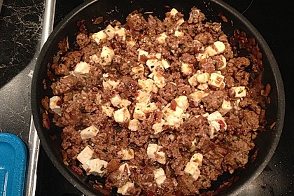 Gefüllte Paprika mit Hackfleisch, Feta und Zucchini 39