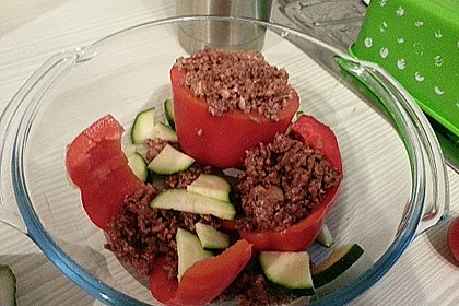 Gefüllte Paprika mit Hackfleisch, Feta und Zucchini 40
