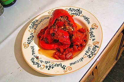 Gefüllte Paprika mit Hackfleisch, Feta und Zucchini 37