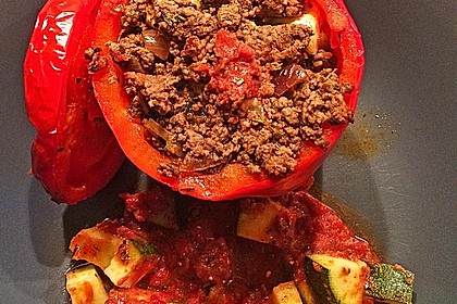Gefüllte Paprika mit Hackfleisch, Feta und Zucchini 19