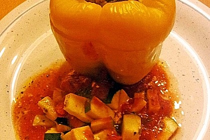 Gefüllte Paprika mit Hackfleisch, Feta und Zucchini 35