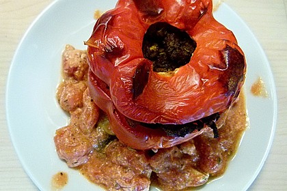 Gefüllte Paprika mit Hackfleisch, Feta und Zucchini 34
